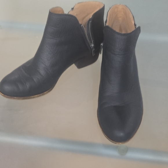 Lucky Brand Black Ankle Booties - Picture 1 of 11